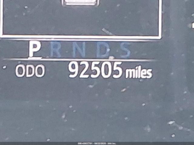 Toyota Tundra Limited 5.7l V8 Image 2