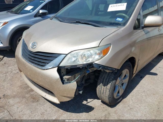 Toyota Sienna Le V6 8 Passenger Image 6