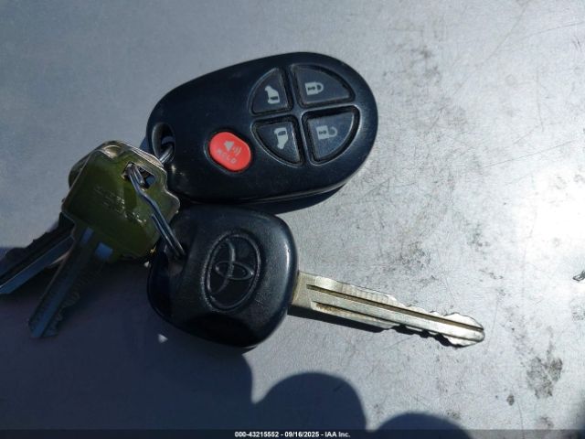 Toyota Sienna Le V6 8 Passenger Image 11