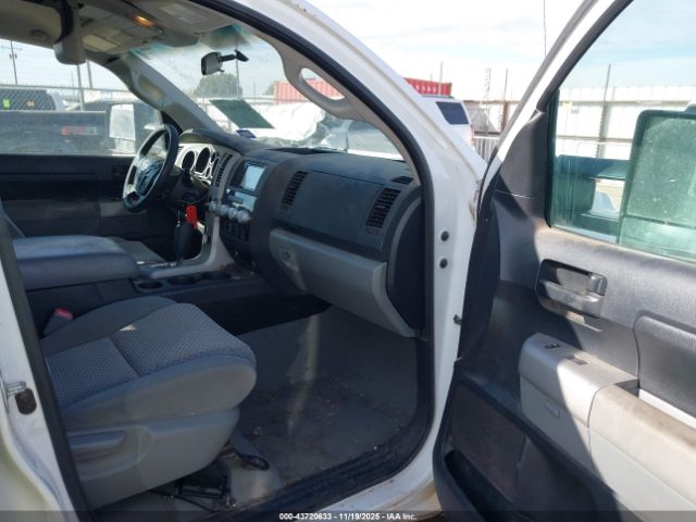 Toyota Tundra Sr5 5.7l V8 Image 3