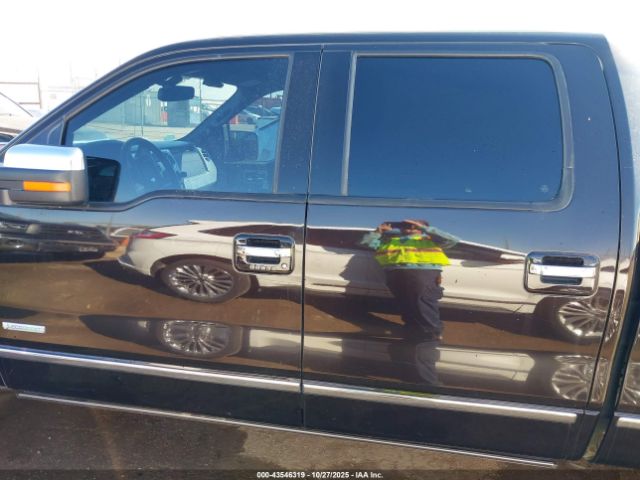 Ford F-150 Platinum Image 12