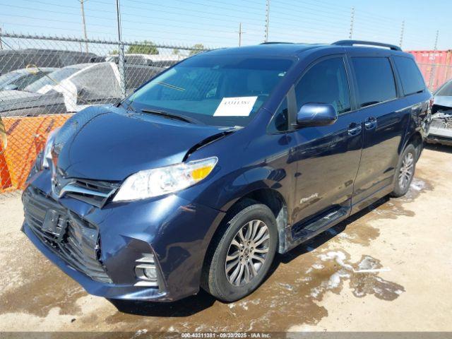 Toyota Sienna Xle Image 14