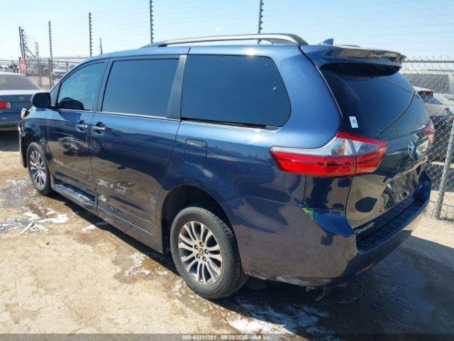 Toyota Sienna Xle Image 15