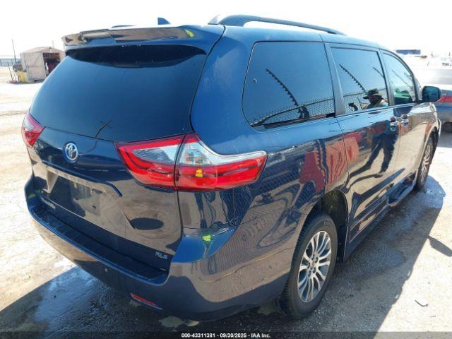 Toyota Sienna Xle Image 2