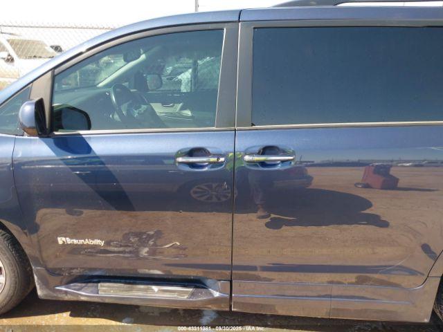 Toyota Sienna Xle Image 16