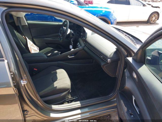 Hyundai ELANTRA Se Image 7