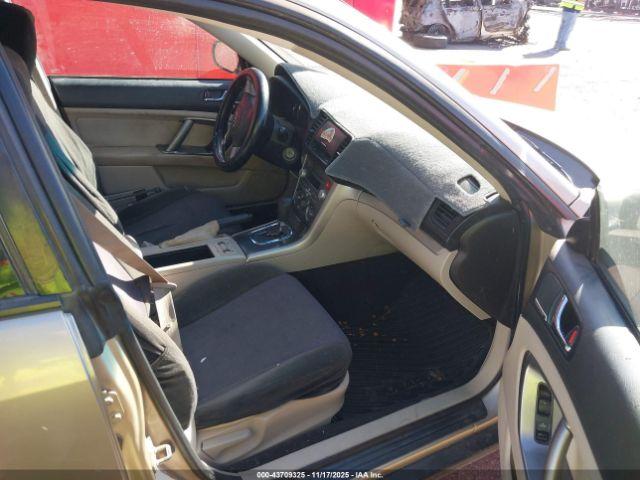 Subaru Outback 2.5i Image 3