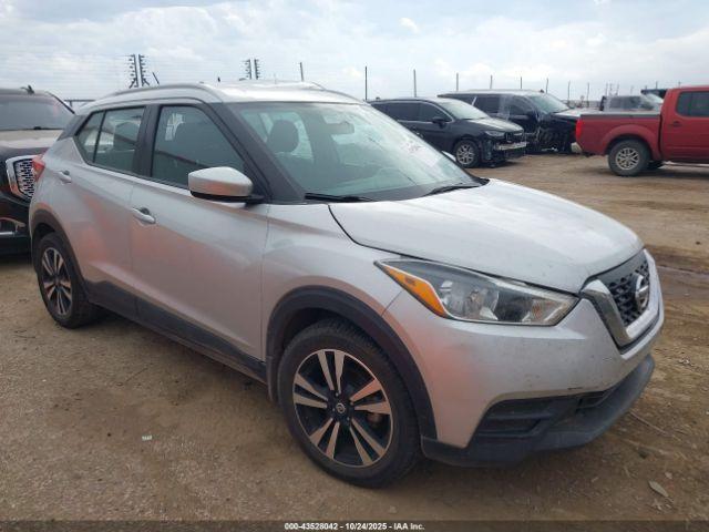  Salvage Nissan Kicks