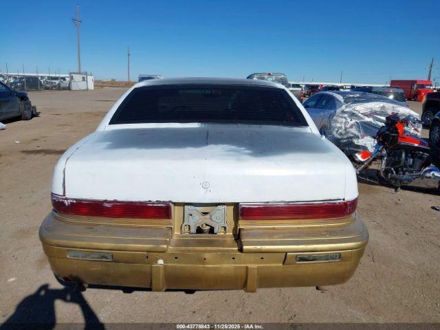 Buick Roadmaster Image 10