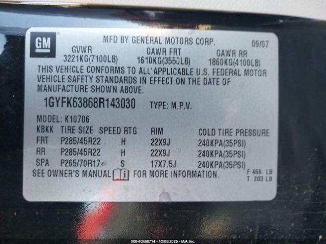 Cadillac Escalade Standard Image 16