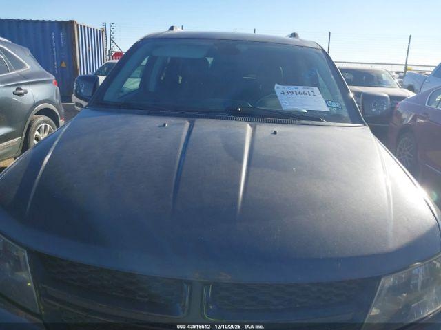 Dodge Journey Crossroad Image 12