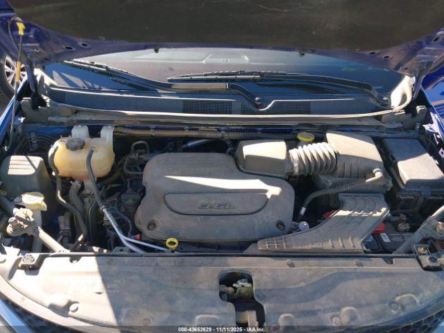 Chrysler Pacifica Touring Image 10