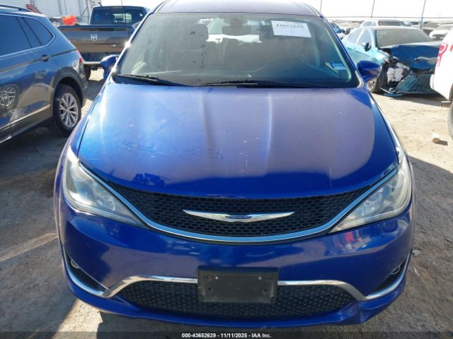 Chrysler Pacifica Touring Image 13