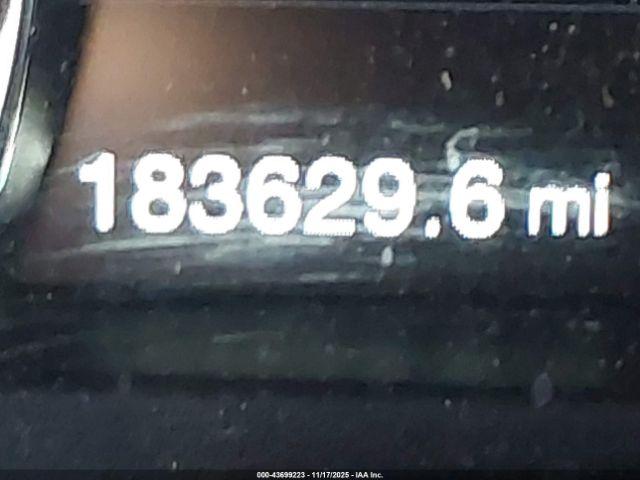 Ford F-150 Platinum Image 12