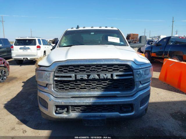 Ram 3500 Tradesman  4x4 8' Box Image 8