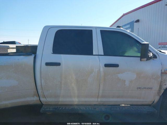 Ram 3500 Tradesman  4x4 8' Box Image 15