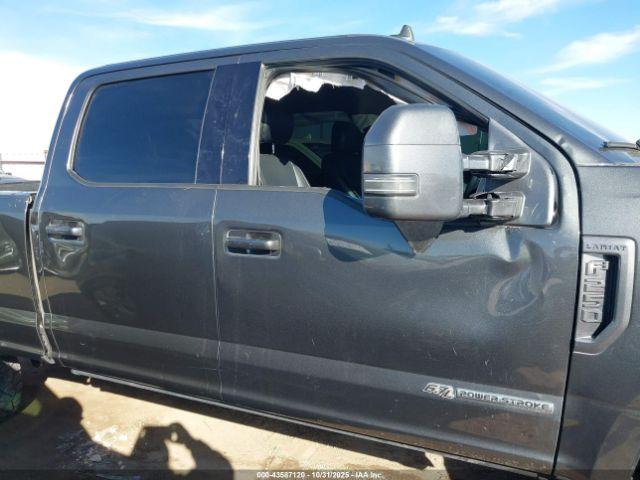 Ford F-250 Lariat Image 2