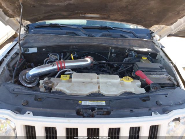 Jeep Liberty Sport Image 17