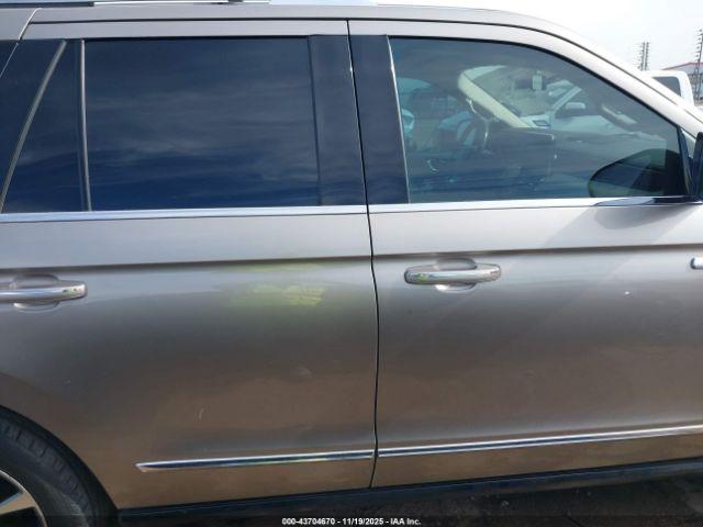 Lincoln Navigator Reserve Image 6