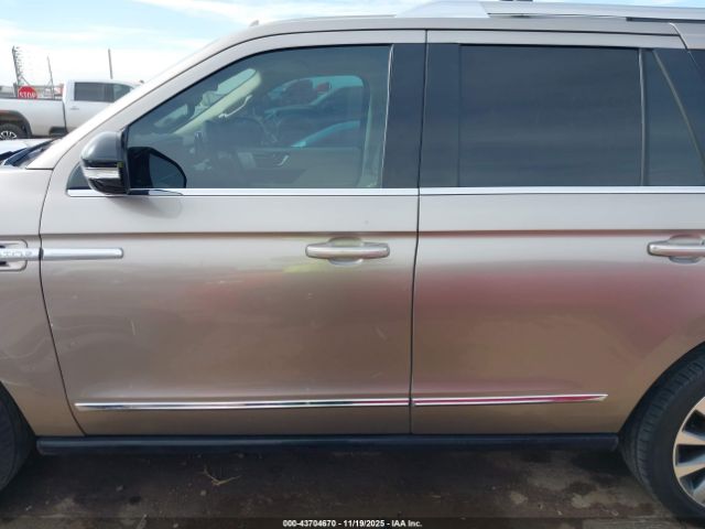 Lincoln Navigator Reserve Image 10