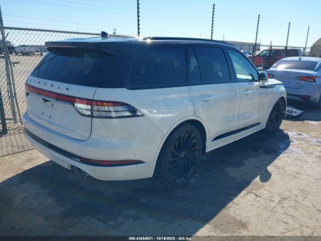 Lincoln Aviator Black Label Image 3