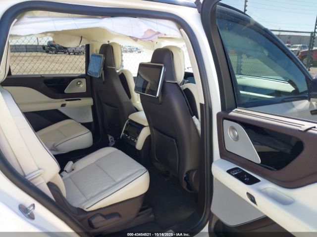 Lincoln Aviator Black Label Image 6
