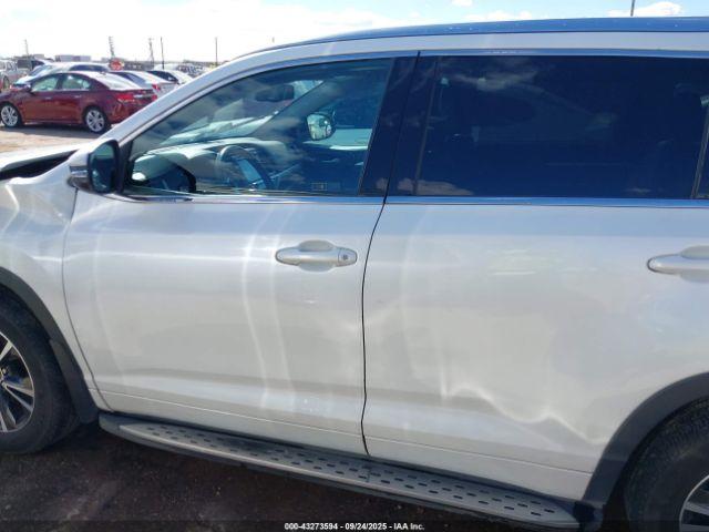 Toyota Highlander Xle V6 Image 9