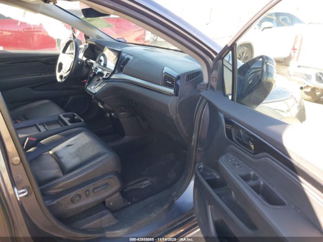 Honda Odyssey Touring Image 8