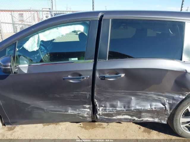 Honda Odyssey Touring Image 17