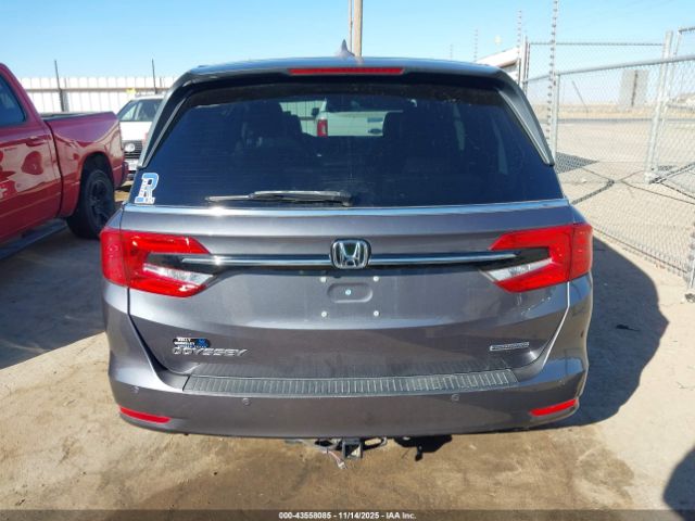 Honda Odyssey Touring Image 2