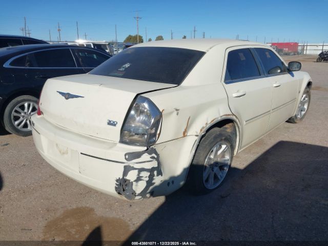 Chrysler 300 Image 8