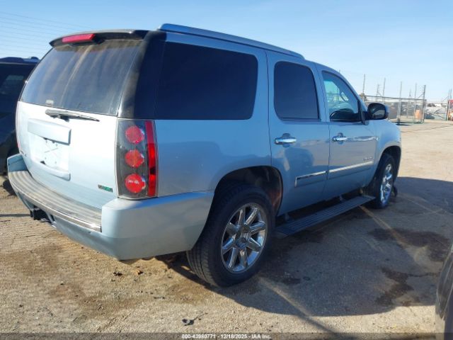 GMC Yukon Denali Image 11