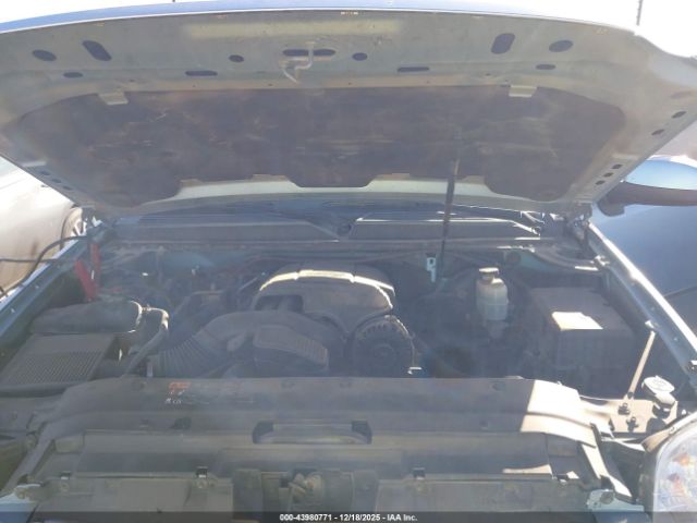 GMC Yukon Denali Image 5