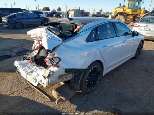 Kia K5 Gt-line Image 8