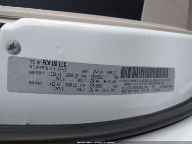 Chrysler Pacifica Touring L Image 13