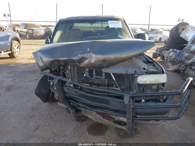 Chevrolet Silverado 1500 Ls Image 9