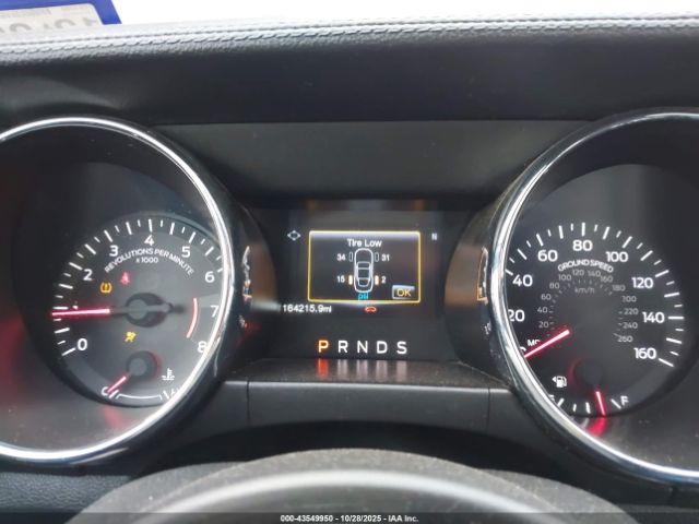 Ford Mustang V6 Image 3