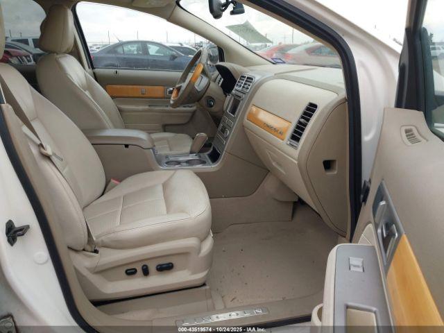 Lincoln MKX Image 11