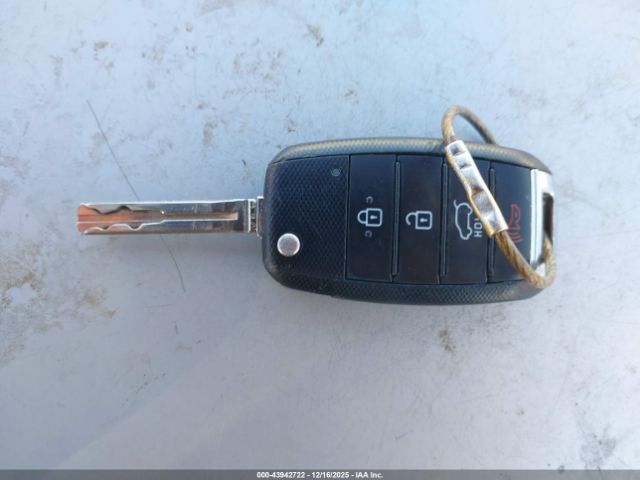 Kia Sedona Lx Image 9