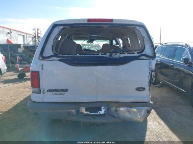 Ford Excursion Limited Image 16