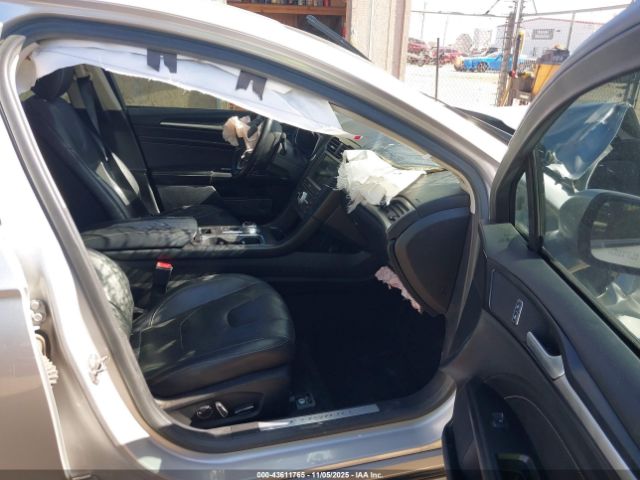 Ford Fusion Titanium Image 16