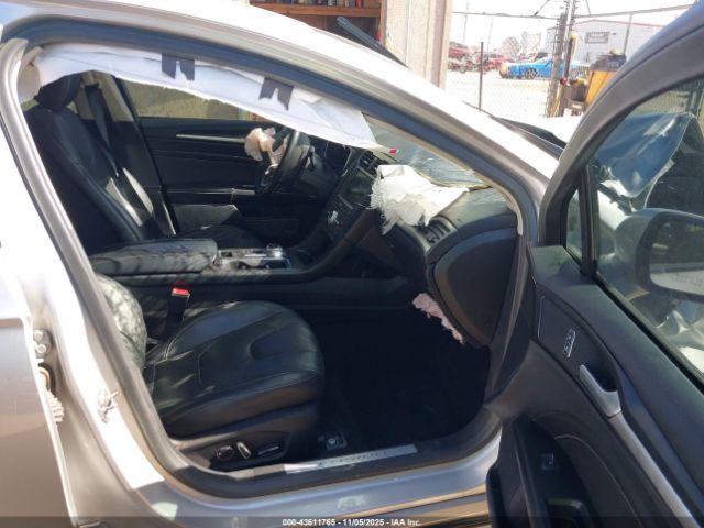 Ford Fusion Titanium Image 16