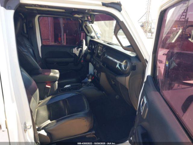 Jeep Wrangler Sahara 4x4 Image 6