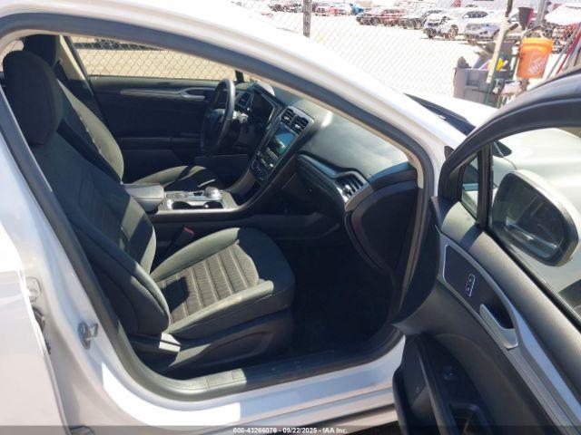 Ford Fusion Se Image 16