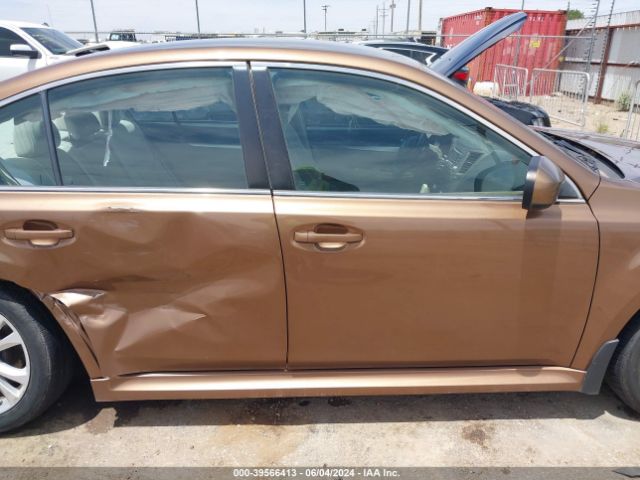 Subaru Legacy 2.5i Premium Image 8