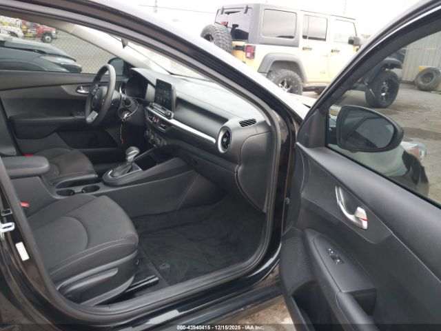 Kia Forte Lxs Image 11