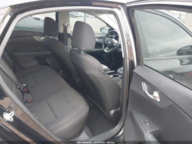 Kia Forte Lxs Image 5