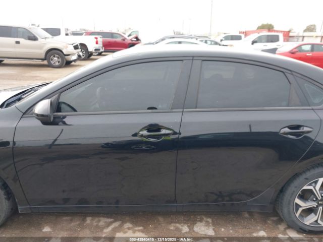 Kia Forte Lxs Image 9