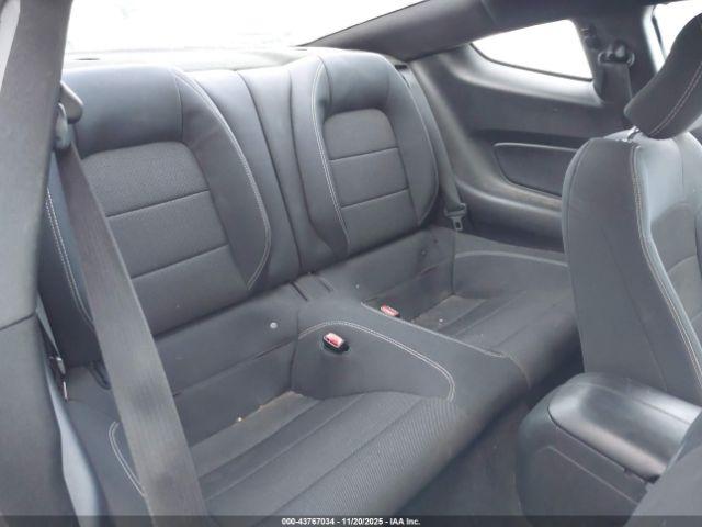 Ford Mustang V6 Image 16