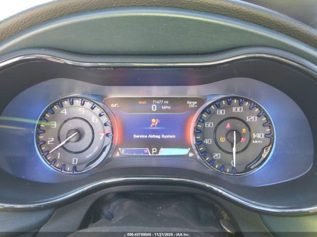 Chrysler 200 S Image 9